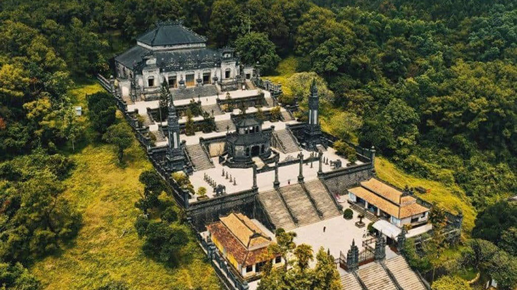 tomb of khai dinh king